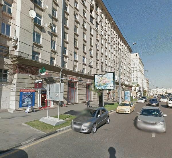 Банкомат ЮниКредита по адресу ул. Валовая, д. 8/18, аптека «А5»