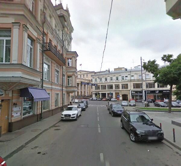 Банкомат Бинбанка по адресу ул. Петровка, д. 11/20, отель «Марриотт-Аврора»