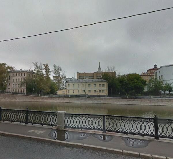 Банкомат ЮниКредита по адресу Овчинниковская наб., д. 20, стр. 1, БЦ «Central City Tower» 