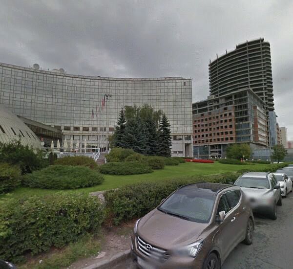 Банкомат Райффайзенбанка по адресу Олимпийский пр., д. 18/1, гостиница «Ренессанс»