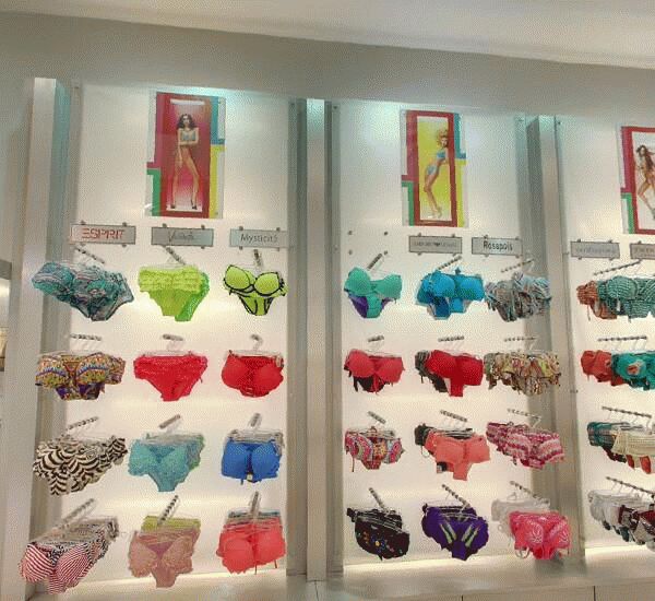 Банкомат Райффайзенбанка по адресу ул. Маршала Бирюзова,  д. 32