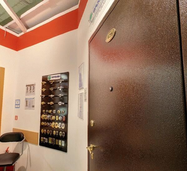 Банкомат Райффайзенбанка по адресу ш. Энтузиастов, д. 12, кор. 2, ТЦ «Город», ГМ «Леруа Мерлен»