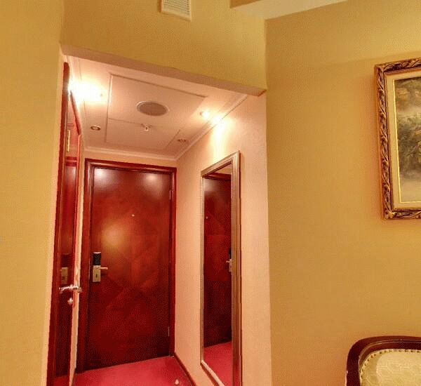 Банкомат Таурус Банка по адресу ул. Ольховская, д. 23, Гостиница «The MandarinResidences»