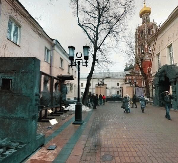 Банкомат Московского областного банка по адресу  ул. Петровка, д. 25, стр. 1, кафе «Март»