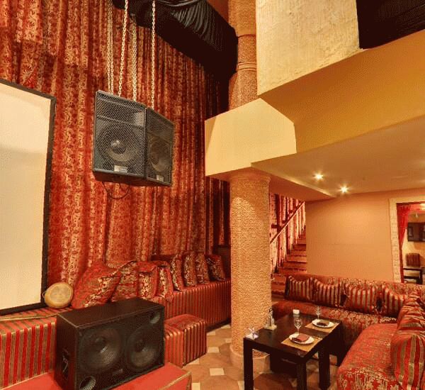 Банкомат банка Зенит по адресу ул. Новый Арбат, д. 24, кинотеатр «Октябрь»