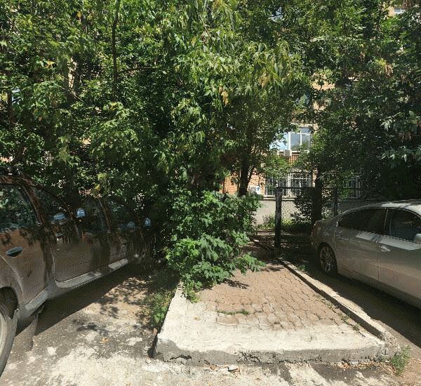 Банкомат банка Возрождение по адресу наб. Лужнецкая,  д. 2/4