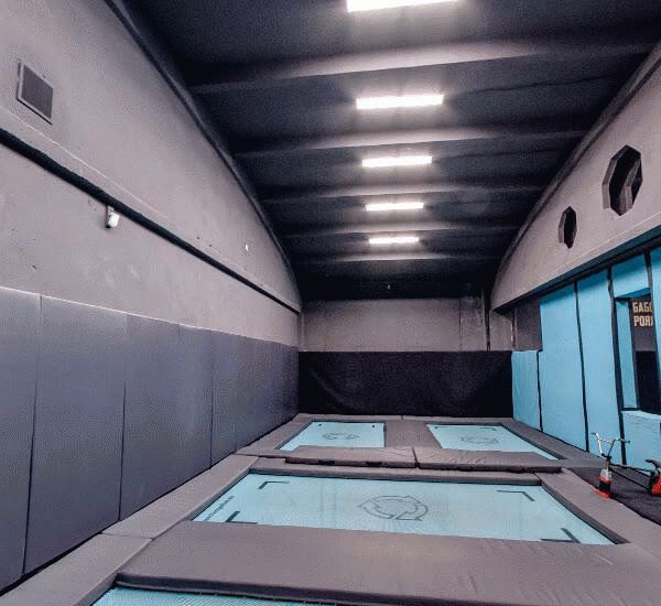 Банкомат Восточного Экспресс Банка по адресу просп. Кутузовский,  д. 36