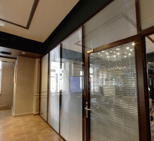 Банкомат Сбербанка России по адресу ул. Воздвиженка,  д. 9,  стр. 2