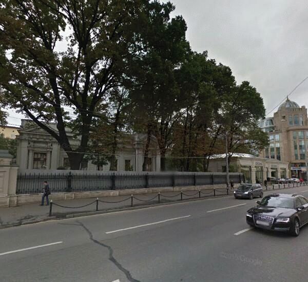 Банкомат Сбербанка России по адресу ст. м.: «Арбатская» (Филёвская линия)