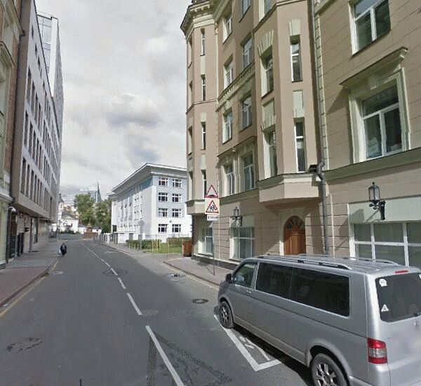 Банкомат Петрокоммерц банка по адресу Уланский пер., д. 5, стр. 1, ООО «Туманов и Савацки Девелопментс»