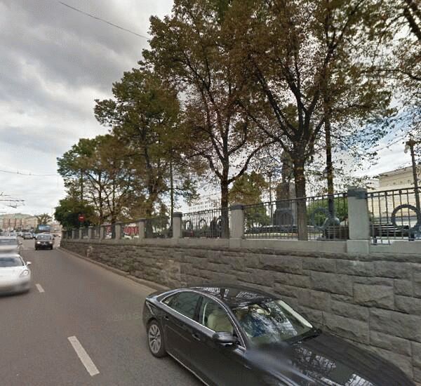 Банкомат Траст Капитал Банка по адресу Гоголевский б., д. 31, стр. 1, Гостиница Руссо-Балт, центральный вход, слева в фойе