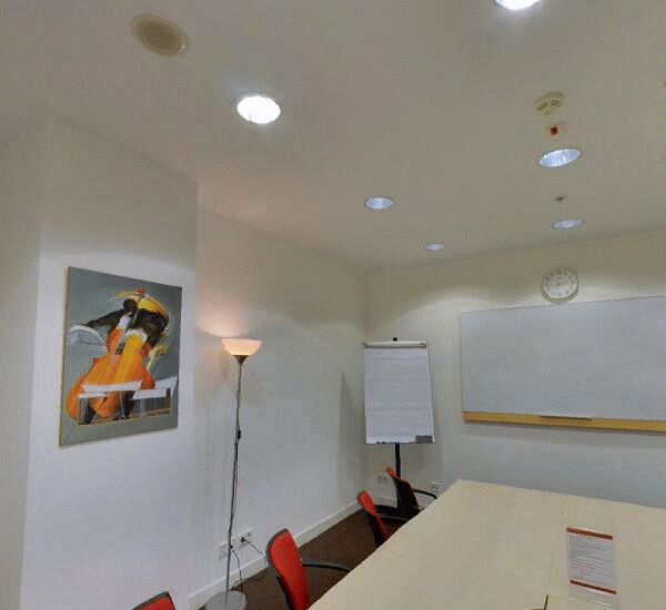 Банкомат Траст Капитал Банка по адресу Земляной вал ул., д. 9, World Class, Вход в спорт-клуб, справа