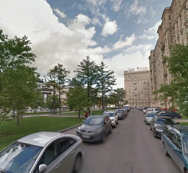 Банкомат Траст Капитал Банка по адресу Победы пл., д. 1, кор. Б, СМ «Алые паруса», на центральном входе