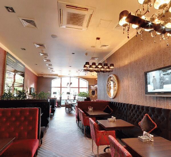 Банкомат Траст Капитал Банка по адресу Профсоюзная ул., д. 45, ресторан «Гудман», при входе справа