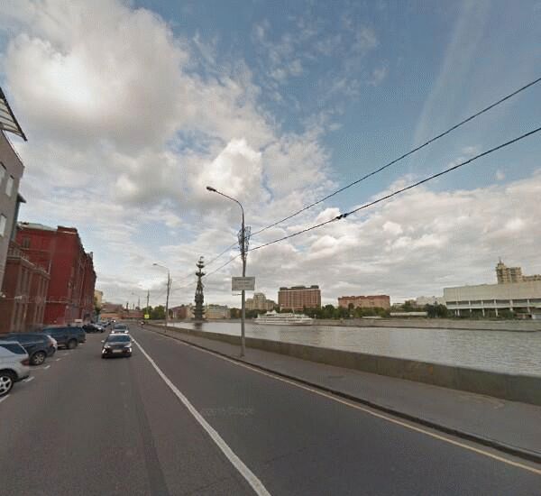 Отделение ЮниКредита по адресу наб. Пречистенская,  д. 9