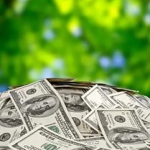 Как поведет себя доллар накануне выходных?