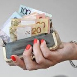 Против рубля играют обе ведущие мировые валюты