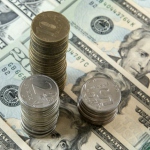 В феврале возможно обновление рублем своих минимумов против доллара