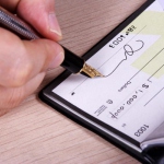 Грядет замена корпоративных чековых книжек на карты