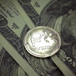 Потеряв часть, рубль отправится на выходные