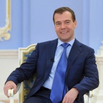 Дмитрия Медведева снова назначили главой правительства РФ