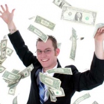 НАФИ: российские граждане стали меньше жаловаться на недостаток средств и экономить