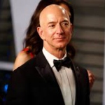 Джефф Безос занял место Билла Гейтса в рейтинге богатейших людей Forbes впервые за 24 года