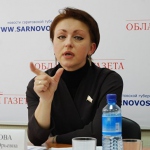 Уволенной после скандала саратовской чиновнице выплачивать матпомощь из бюджета