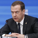 Медведев: Америка вводит санкции в целях задушить конкуренцию, но в результате пострадают сами