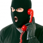 Мошенники звонят россиянам, представляясь сотрудниками ВТБ