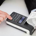 Мнение эксперта: при оплате в магазине картой рассрочки чек может увеличиться трижды