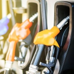 Аналитики подсчитали, сколько жители России тратят на бензин