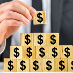 Жители России в прошлом году потеряли около 2,5 миллиарда рублей из-за финансовых пирамид