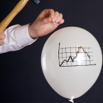 Аналитики: «пузырь» необеспеченного потребкредитования возможно скоро лопнет