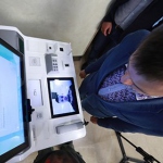 В РФ намерены установить 10 тыс. биометрических банкоматов