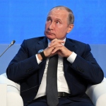 Президент России повысил зарплату себе и премьер-министру