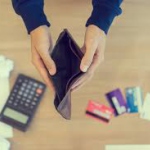 Опрос: жители России начали меньше пользоваться наличными для оплаты покупок