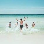 Исследование SuperJob: доступный для граждан РФ бюджет на отпуск оказался в четыре раза менее желаемого