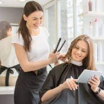 Исследование: жители России начали меньше тратить на развлечения, отпуск и салоны красоты