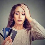 Опрос: у каждого пятого жителя России годовая премия пойдет на выплату долгов и кредитов