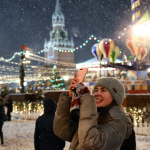 Опрос: от 2022 года больше всего жители России ожидают победы над пандемией