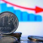 Рубль ощутимо уступил доллару и евро по результатам валютной сессии понедельника