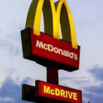 McDonald's продает бизнес в РФ: как будут работать рестораны и что поменяется