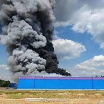 Под Москвой загорелся склад с товарами Ozon: ущерб оценивают в миллиарды рублей