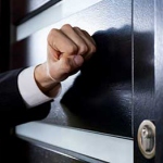 Банки стали наказывать за отправку должникам сообщений через мессенджеры