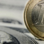 В Локо-Банке теперь доступно онлайн-бронирование долларов и евро